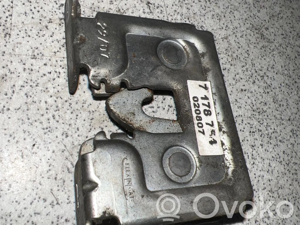 BMW X5 E70 Zamek pokrywy przedniej / maski silnika 