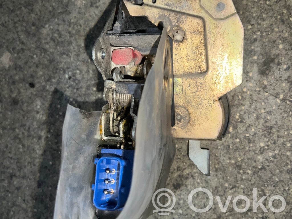 BMW 5 E34 Aizmugurē slēdzene 