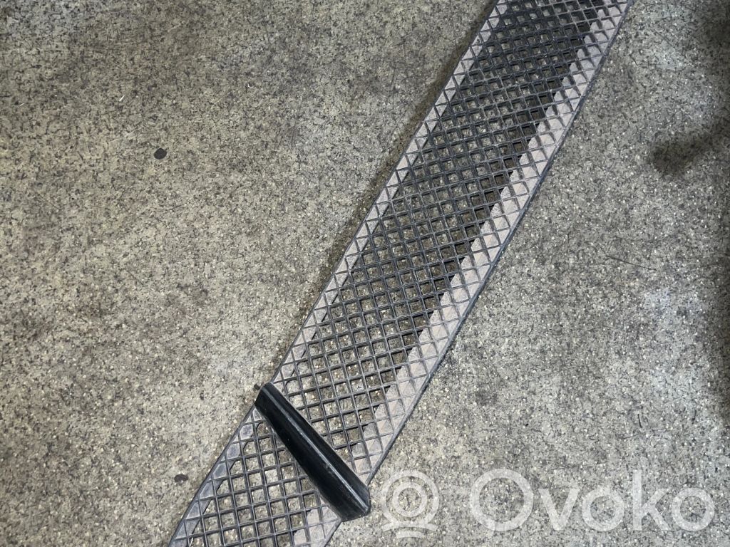 BMW 1 E81 E87 Front bumper lower grill 