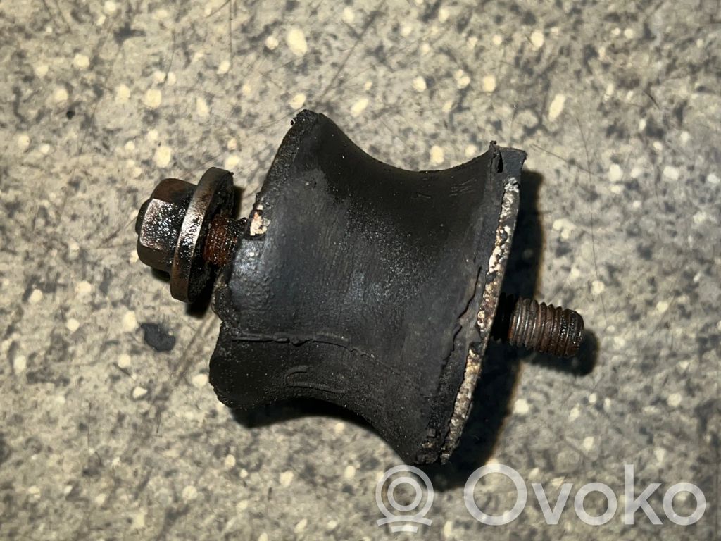 BMW 7 E32 Gearbox mount 
