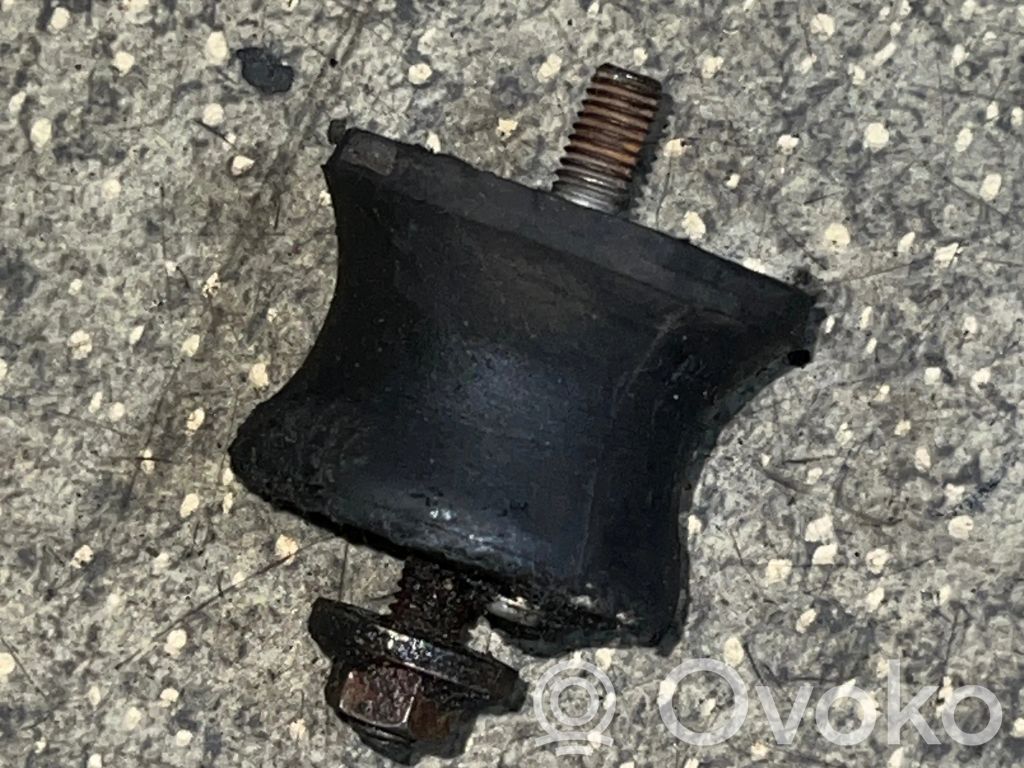 BMW 7 E32 Gearbox mount 