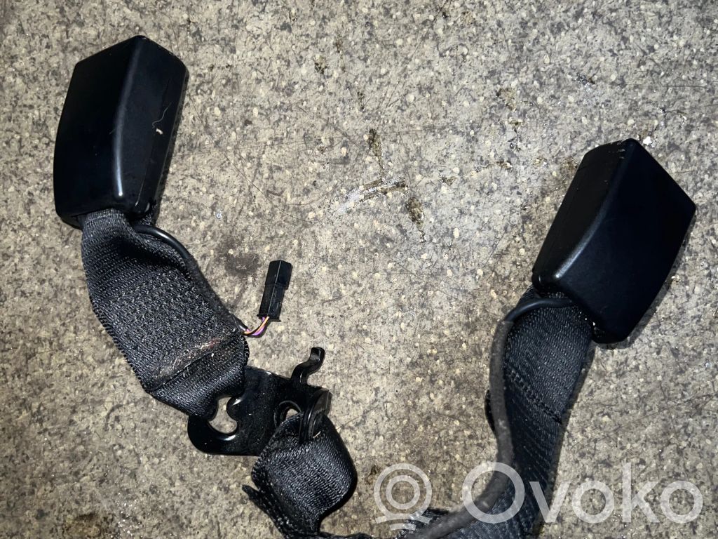 BMW 1 F20 F21 Klamra środkowego pasa bezpieczeństwa fotela tylnego 