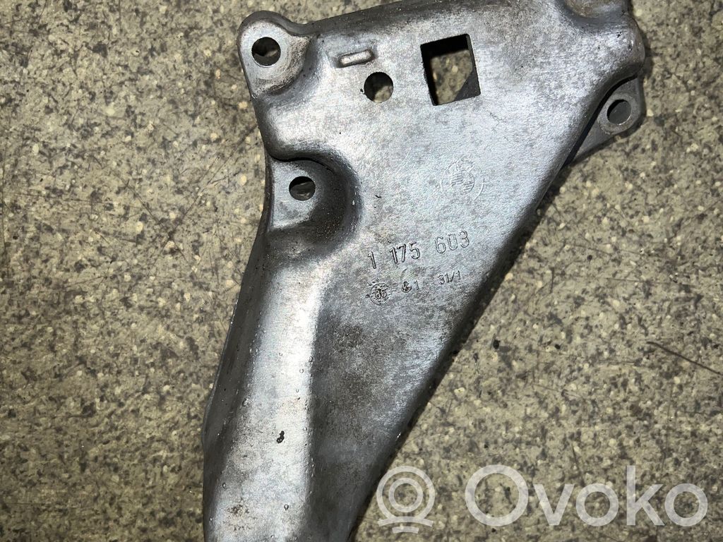 BMW 5 E28 Engine mounting bracket 