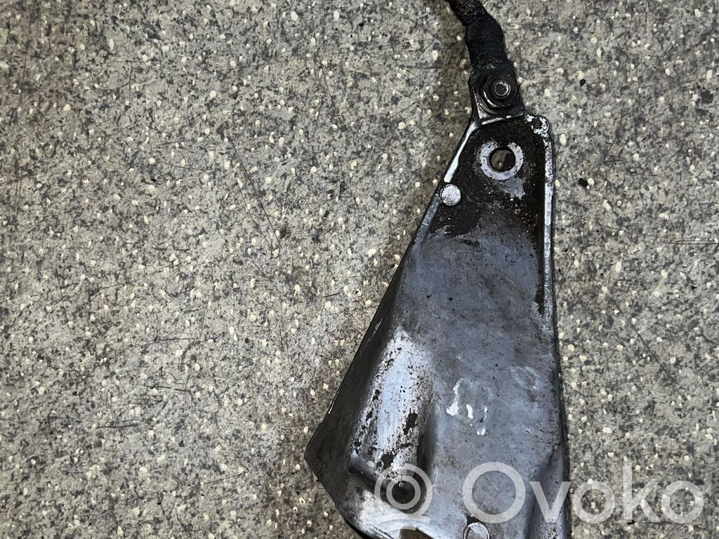 BMW 5 E34 Engine mounting bracket 