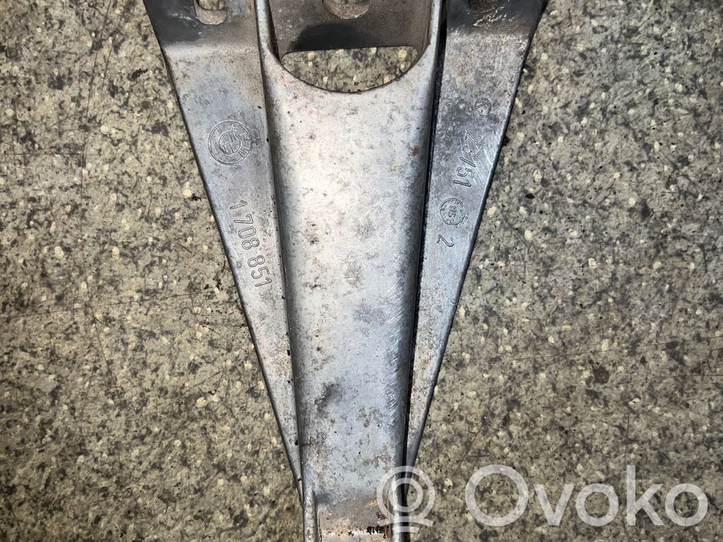BMW 7 E32 Engine mounting bracket 