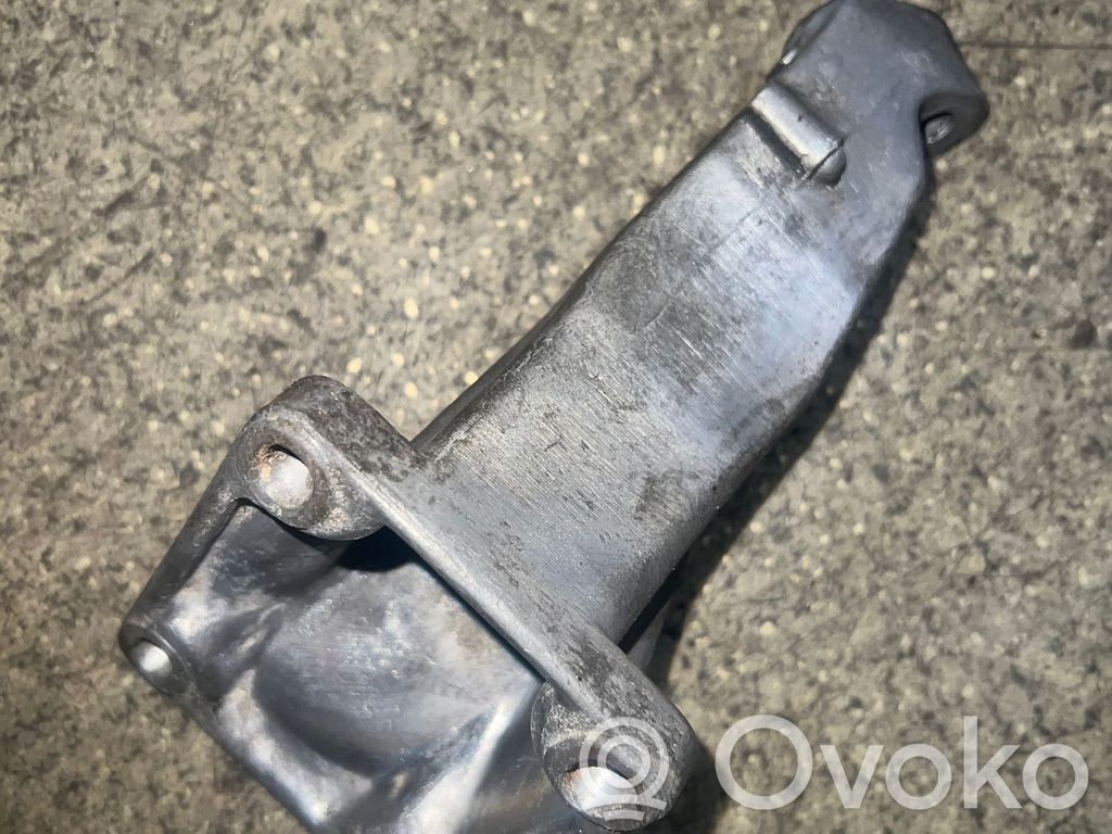 BMW 5 E28 Engine mounting bracket 