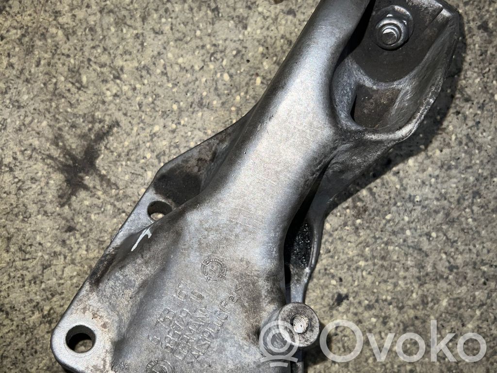 Engine mounting bracket   6753167,68572910