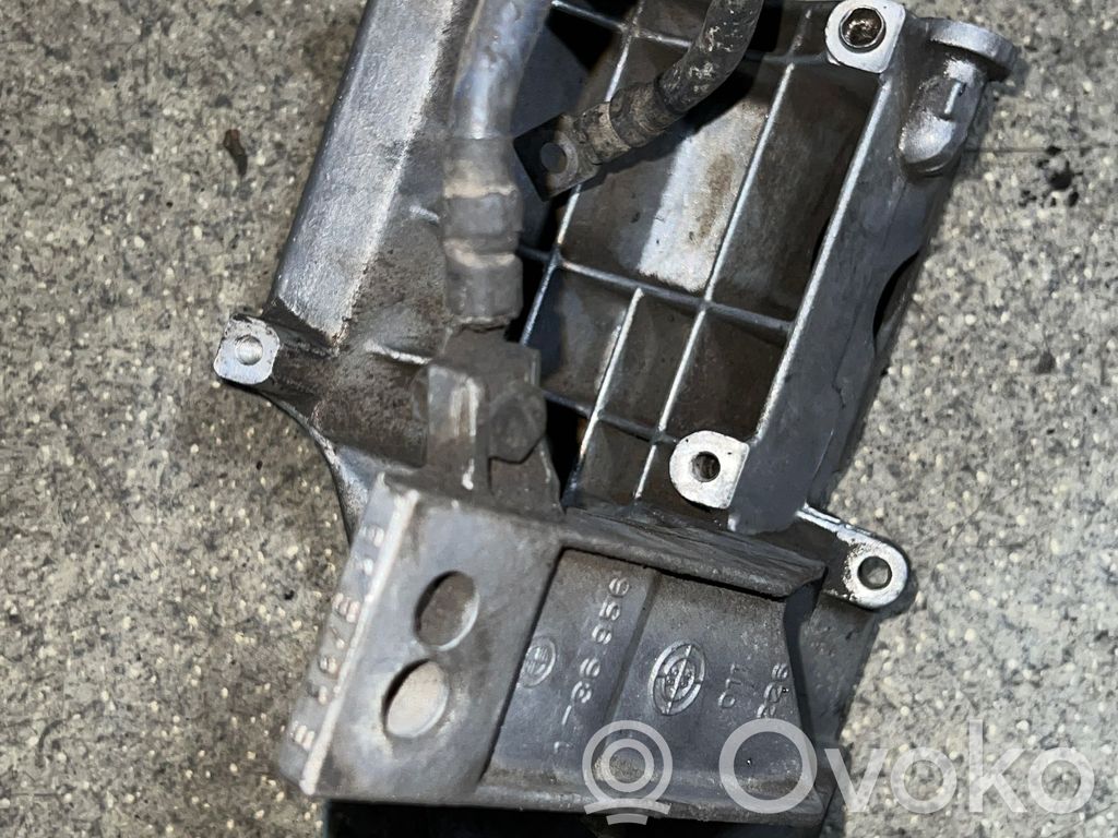 BMW X5 E53 Engine mounting bracket 
