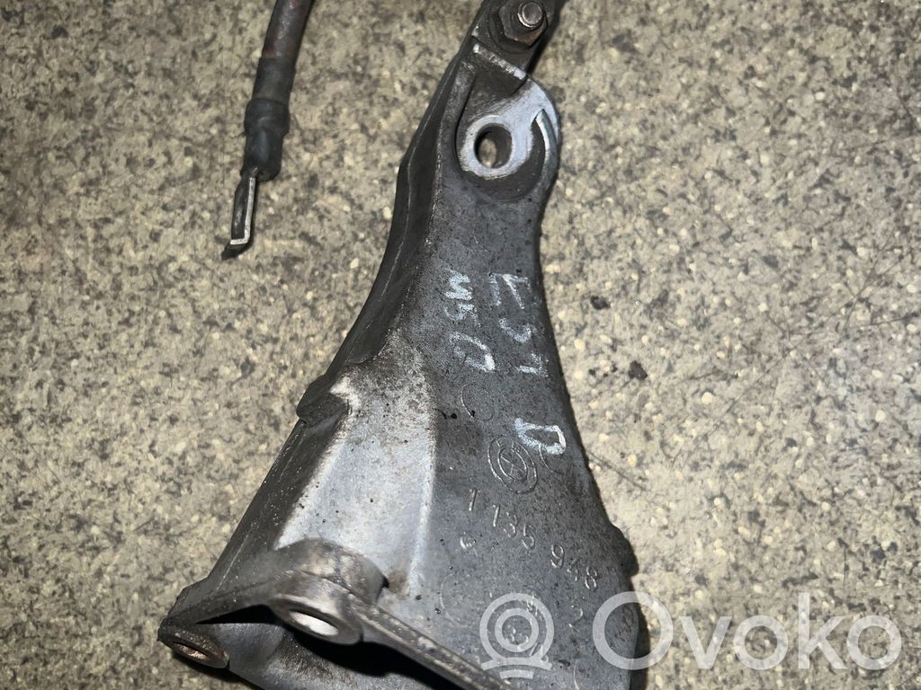 BMW 5 E34 Engine mounting bracket 