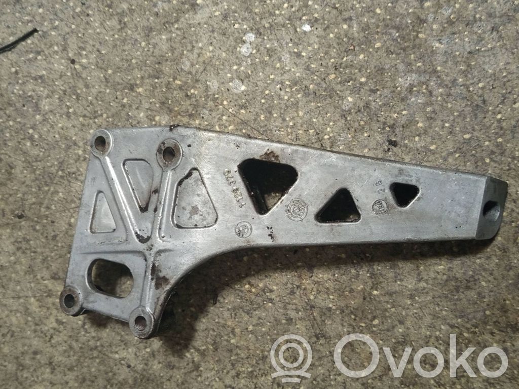 BMW 7 E32 Engine mounting bracket 