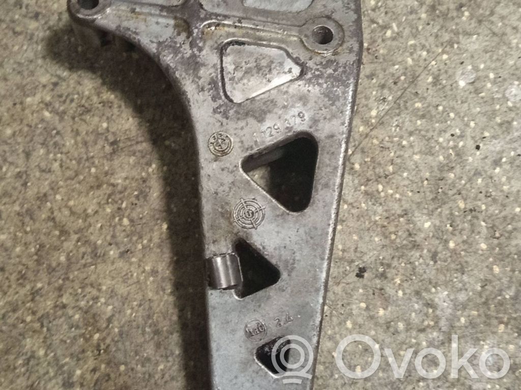 BMW 7 E32 Engine mounting bracket 