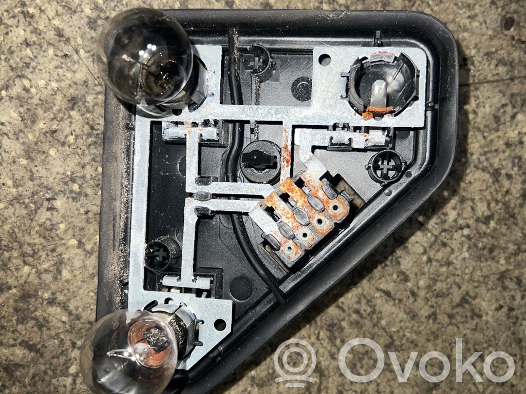 BMW 5 E39 Aizmugures spuldzes vāka turētājs 