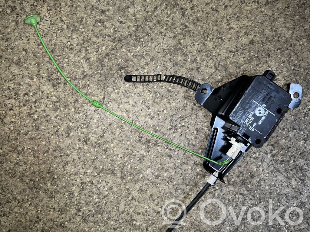 BMW 5 E39 Fuel tank cap lock motor 