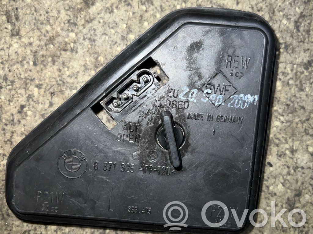BMW 5 E39 Aizmugures spuldzes vāka turētājs 