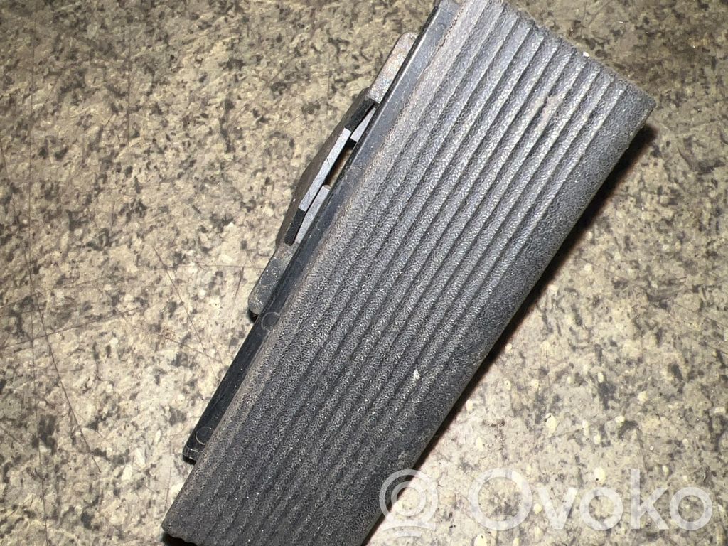 BMW 5 E34 Palanca de liberación del vidrio/luna de la puerta trasera 
