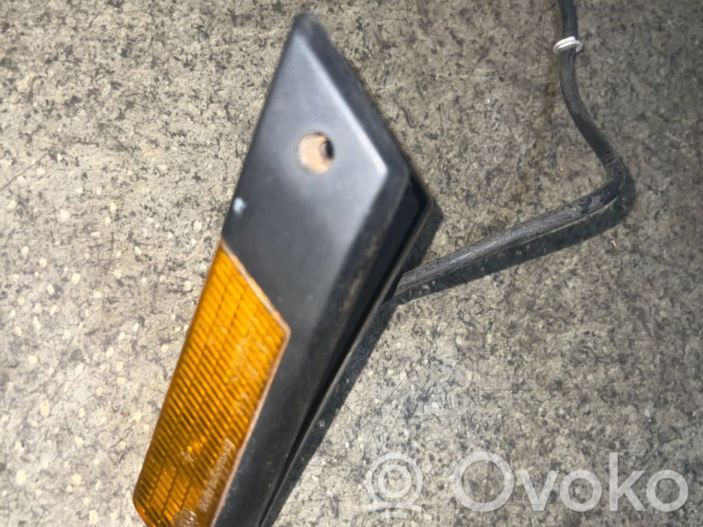 BMW 3 E30 Front fender indicator light 