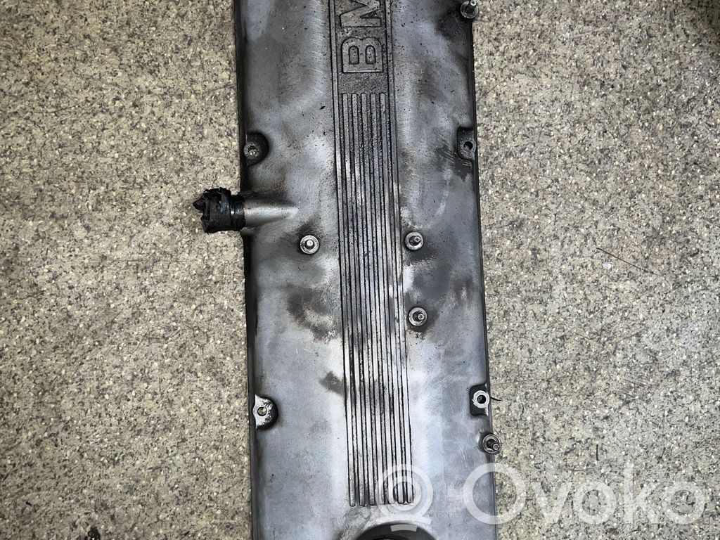 BMW 7 E32 Galvutės dangtelis 