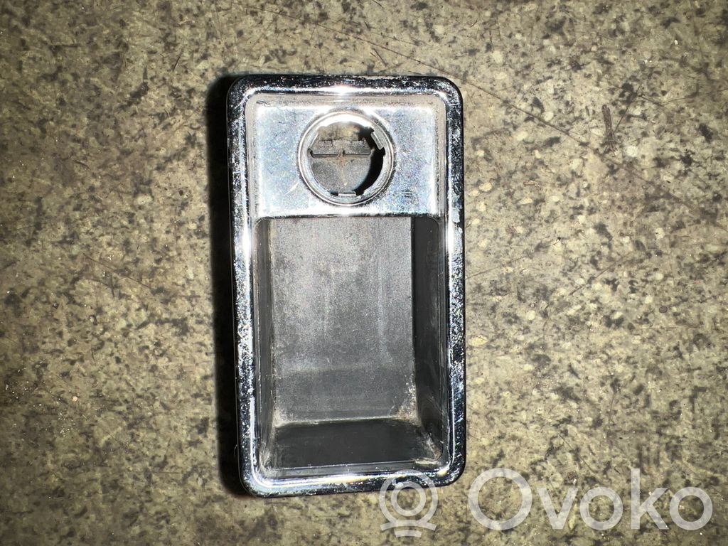 BMW 5 E39 Pelnutrauks 