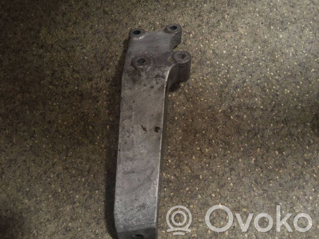 BMW 3 E30 Engine mounting bracket 