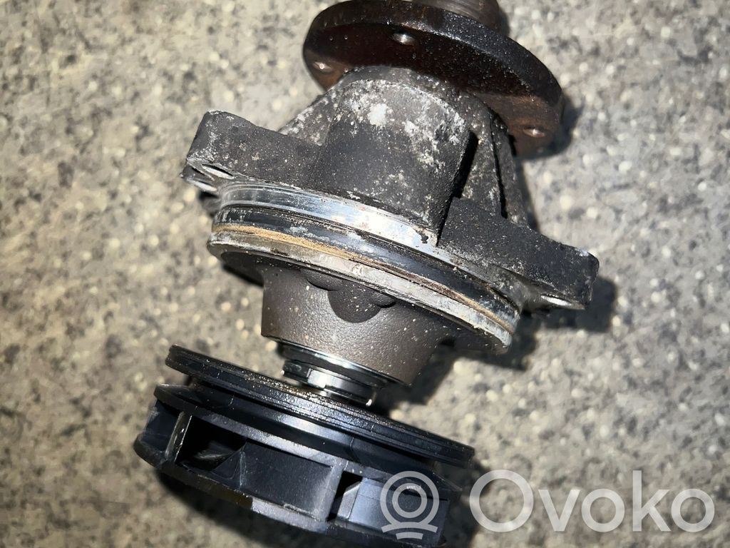 BMW 3 E46 Water pump 