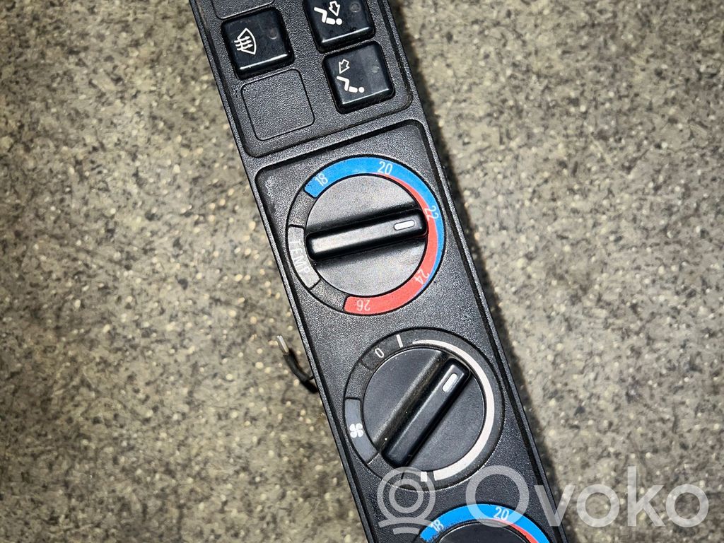 BMW 5 E34 Climate control unit 