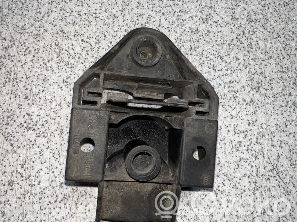 Radiator mount bracket   1723339