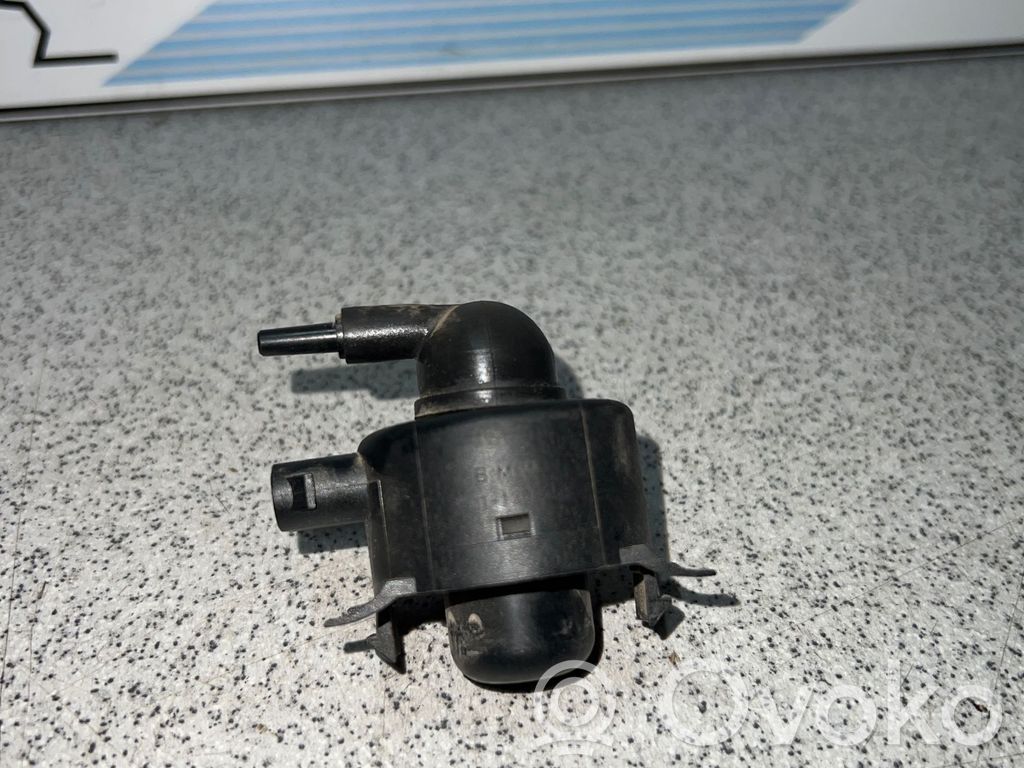 Interior temperature sensor   1384253