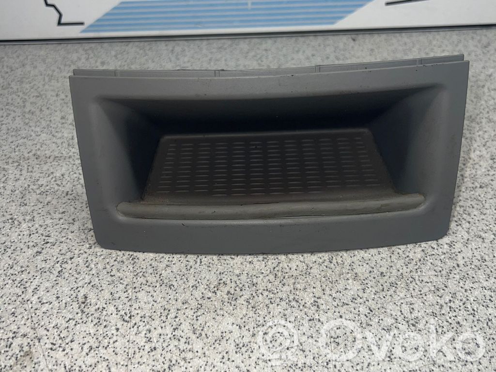 BMW 5 E60 E61 Stalčiukas 