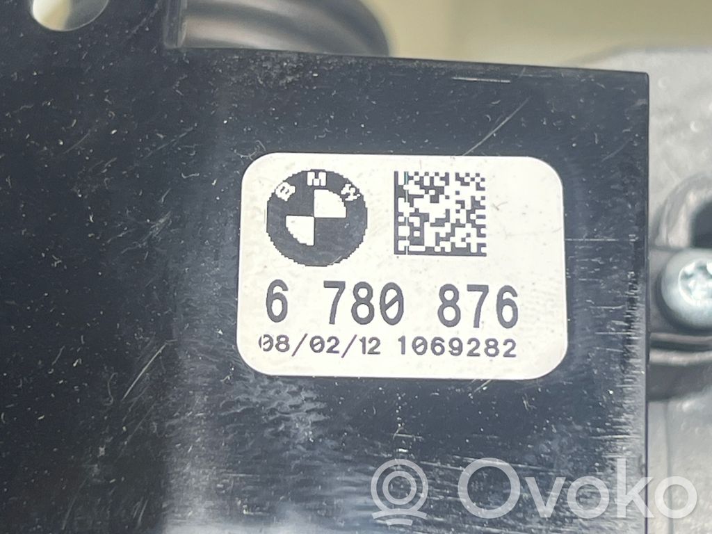 Steering wheel axle   6780876