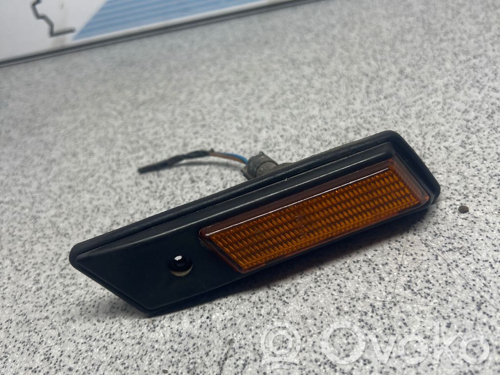 BMW 3 E36 Front fender indicator light 
