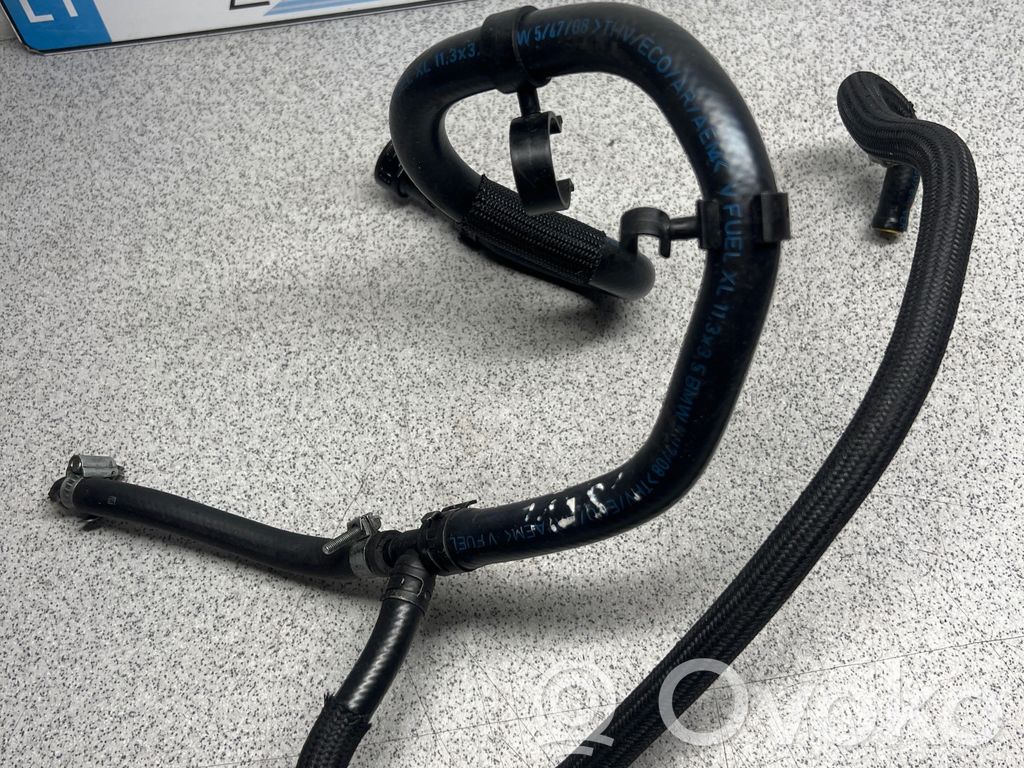 BMW 5 E60 E61 Fuel line pipe 