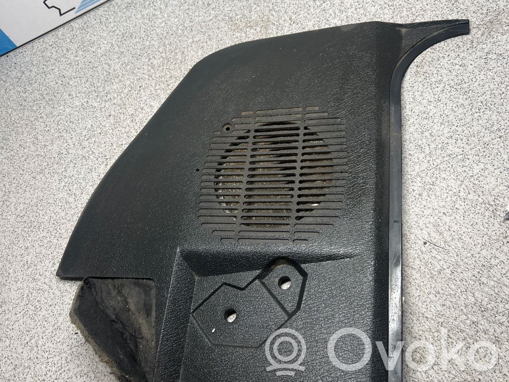 BMW 3 E30 Sivukaiuttimen suoja 
