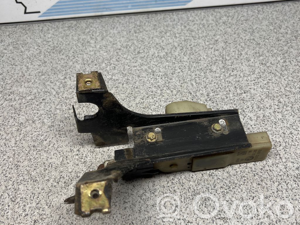 BMW 3 E30 Fuel tank cap lock motor 