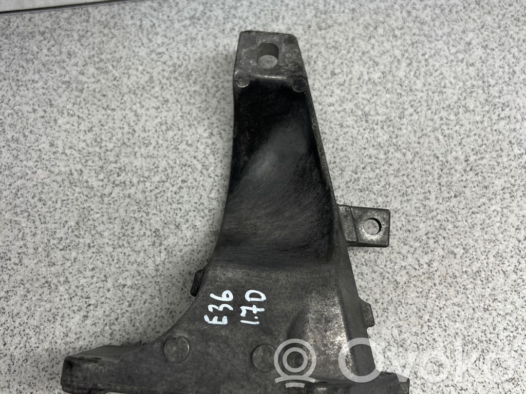 BMW 3 E36 Engine mounting bracket 
