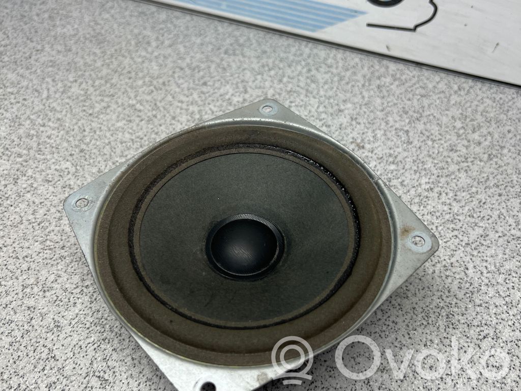 BMW 3 E36 Etuoven kaiutin 