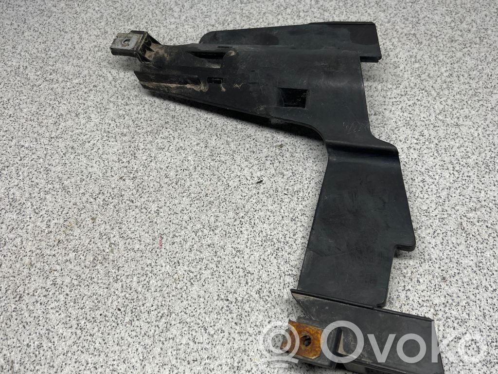 Headlight/headlamp mounting bracket   8380187