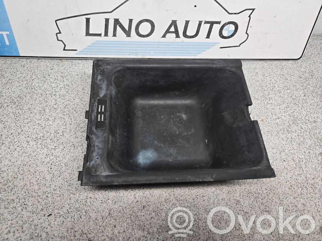 BMW 5 E39 Glove box 