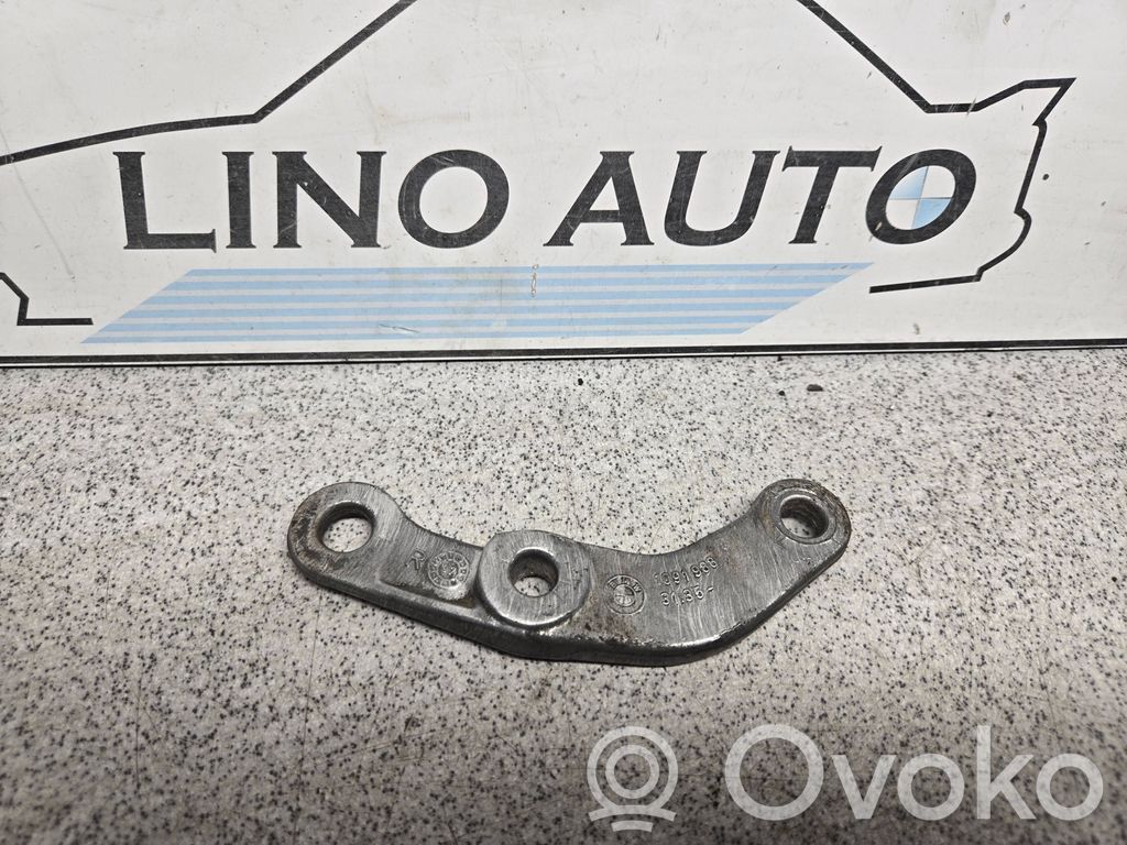 BMW 5 E39 Mocowanie stabilizatora osi przedniej 