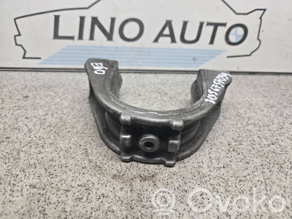 BMW 5 E60 E61 Halterung Stabilisator vorne 