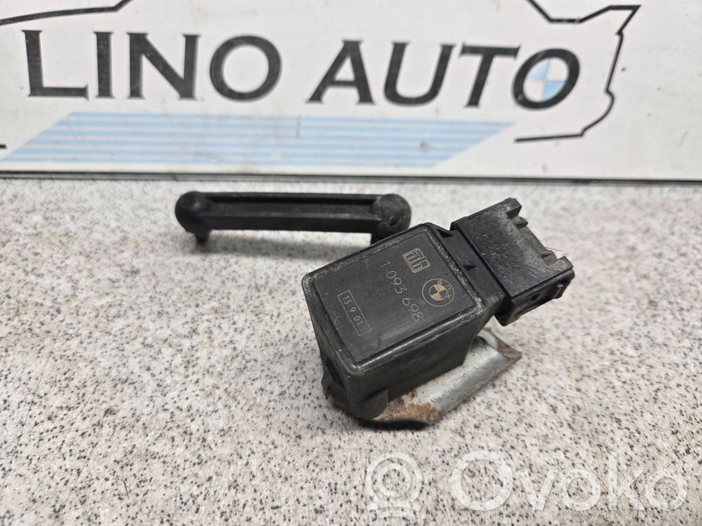 Headlight/headlamp level sensor   1093698