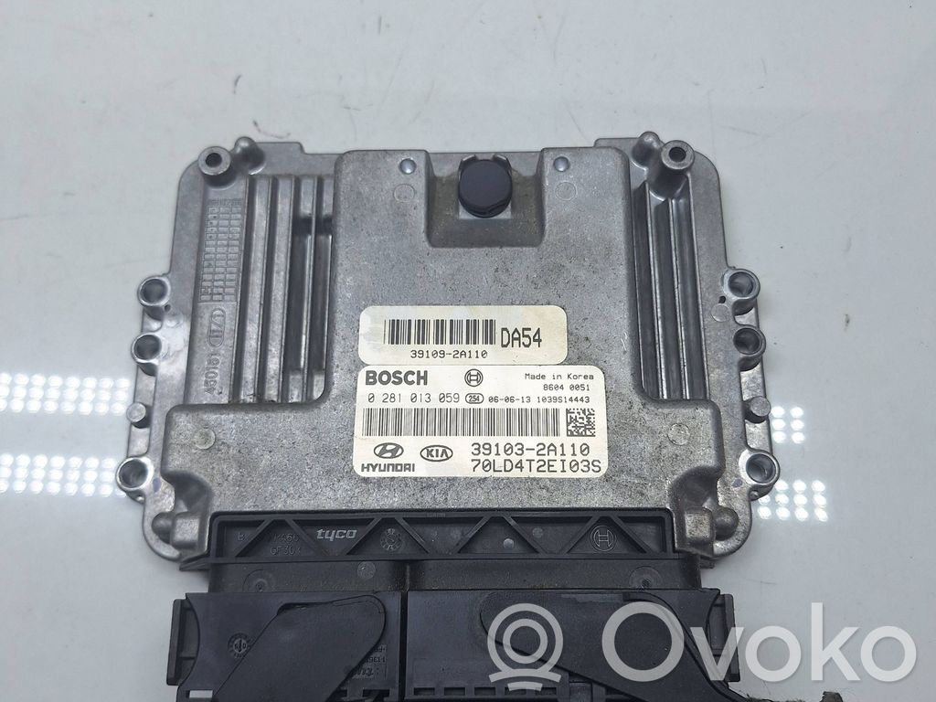KIA Cerato Engine control unit/module 