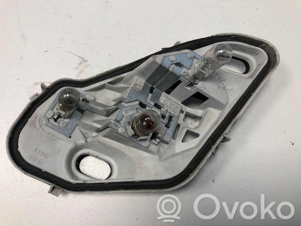 Opel Meriva B Aizmugures spuldzes vāka turētājs 