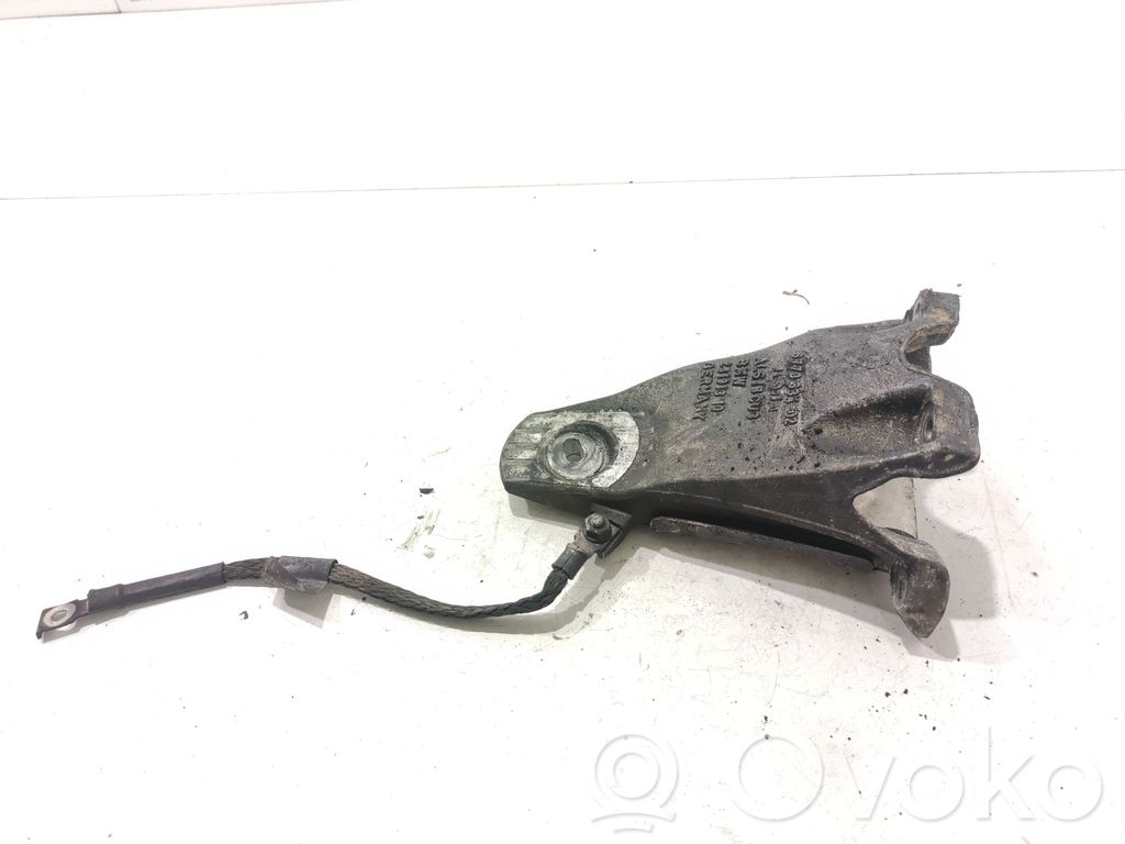 BMW 5 E60 E61 Engine mounting bracket 