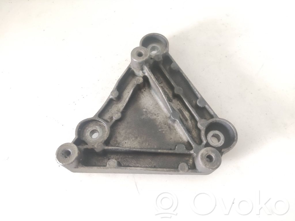 Opel Meriva B Engine mounting bracket 