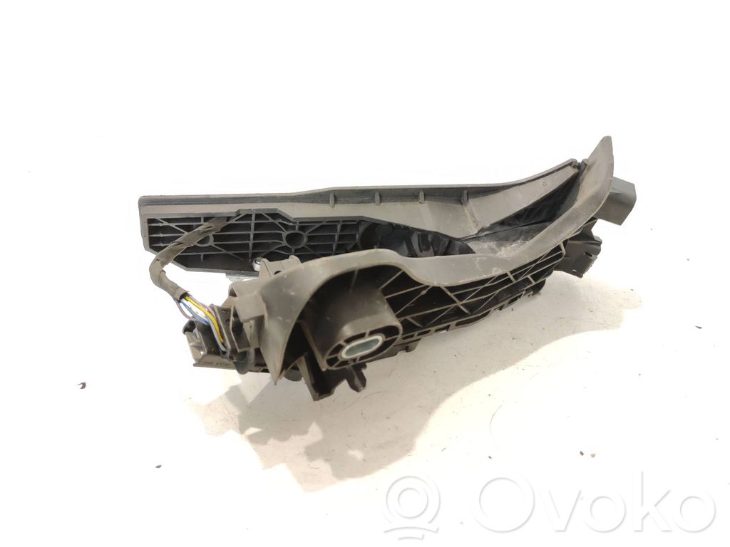 Volkswagen PASSAT B6 Accelerator throttle pedal 