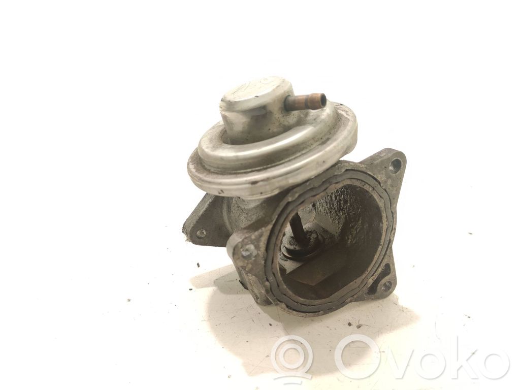 Volkswagen PASSAT B6 Válvula EGR 