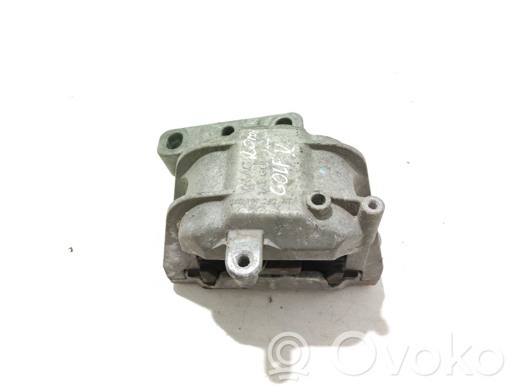 Volkswagen Golf V Engine mount bracket 