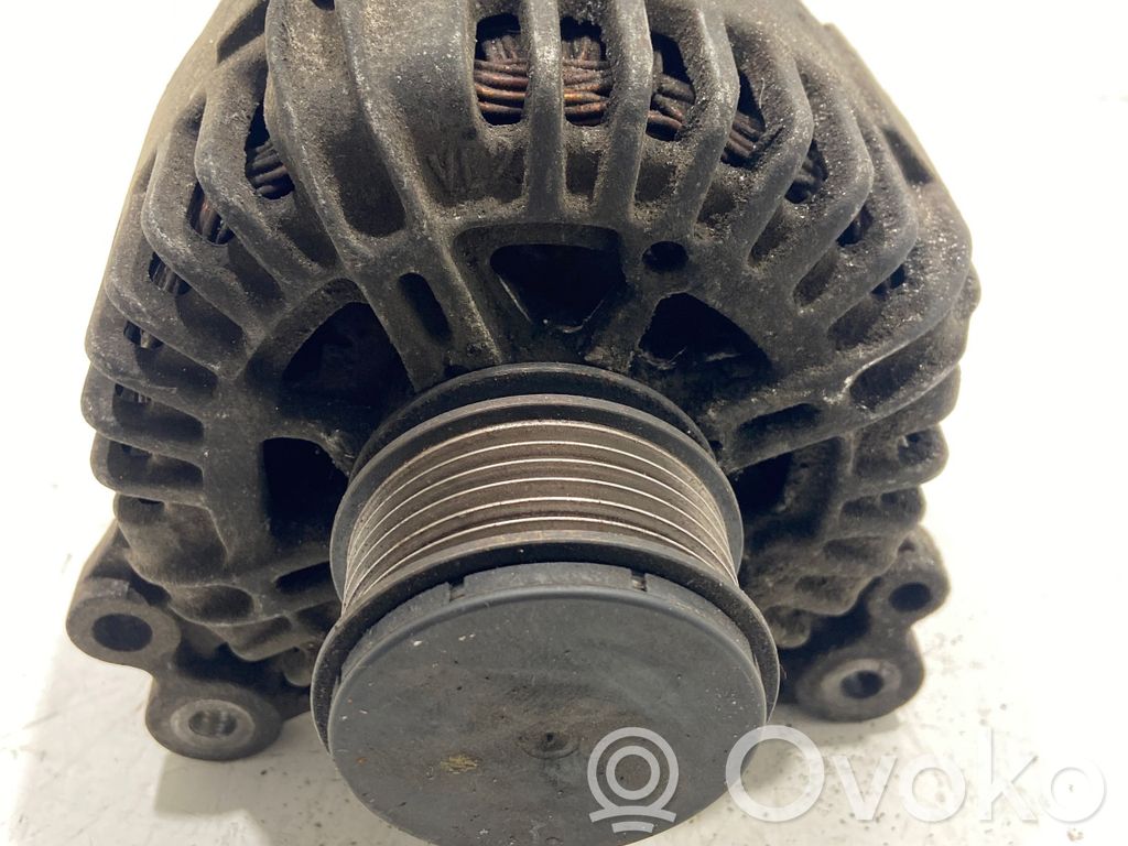 Volkswagen PASSAT B6 Generator/alternator 