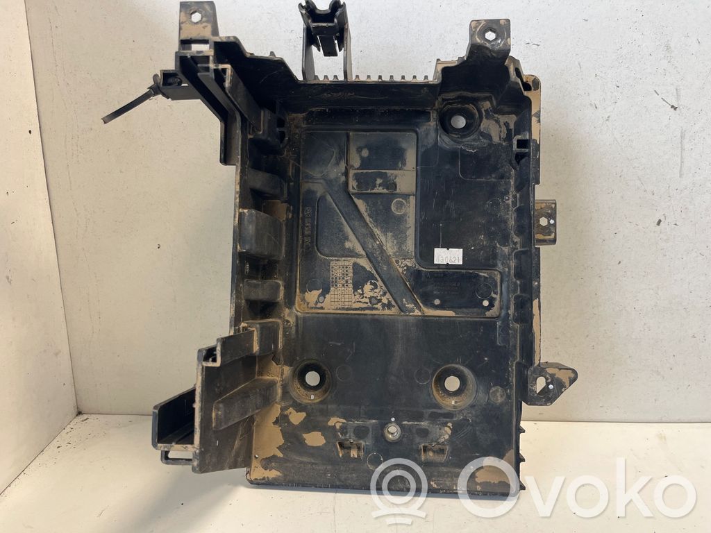 Opel Karl Akumuliatoriaus tvirtinimo padas 