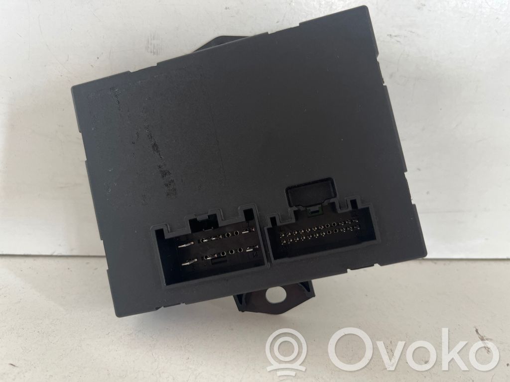Ford Kuga II Tailgate/trunk control unit/module 